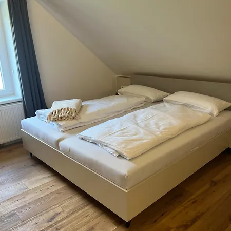- Sparbersbachgasse